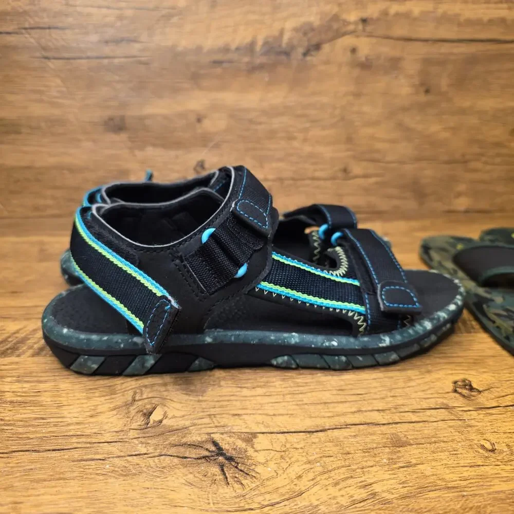 Boys Size 4 North Face Camo Flip flops Black Adjustable Sandals